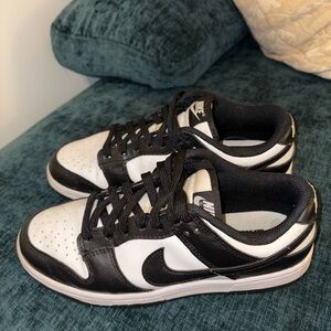 Nike Classic Black and White Low-Tops